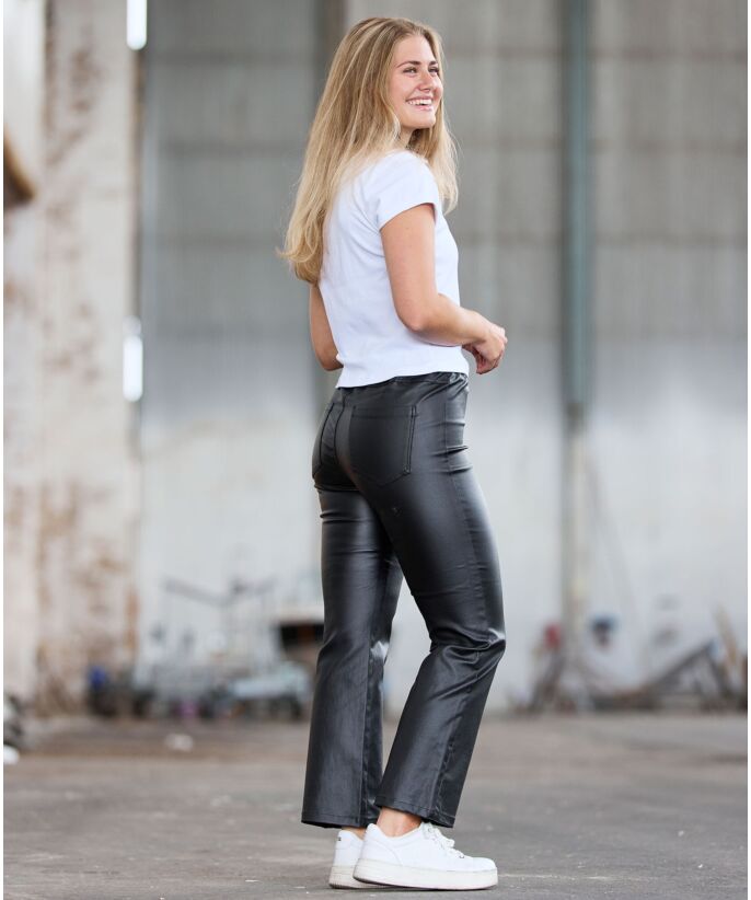 Svart