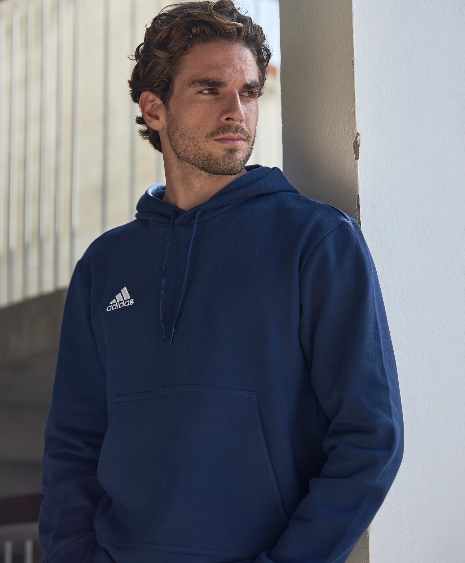 Adidas Hettegenser liten logo