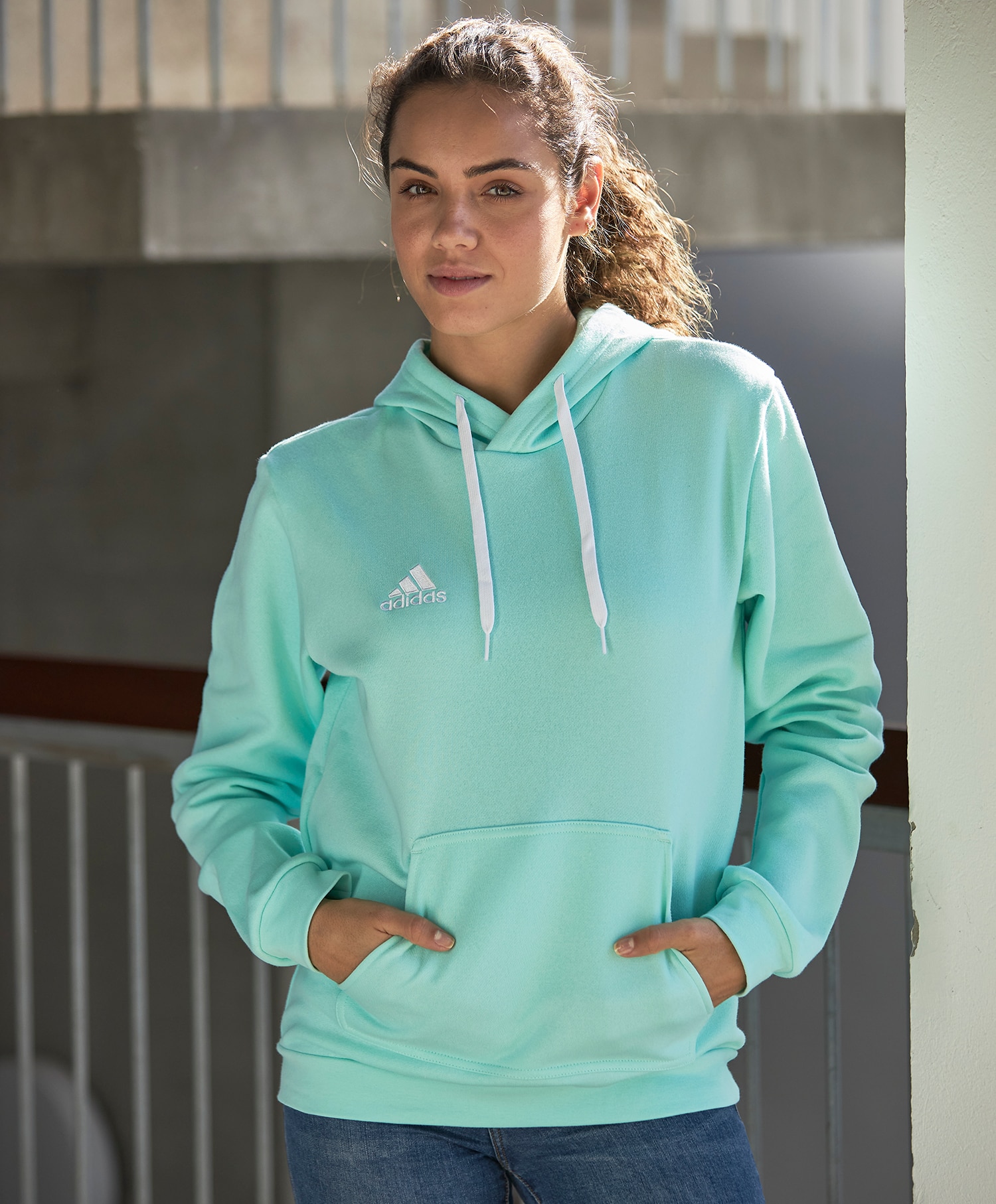 Adidas Hettegenser liten logo