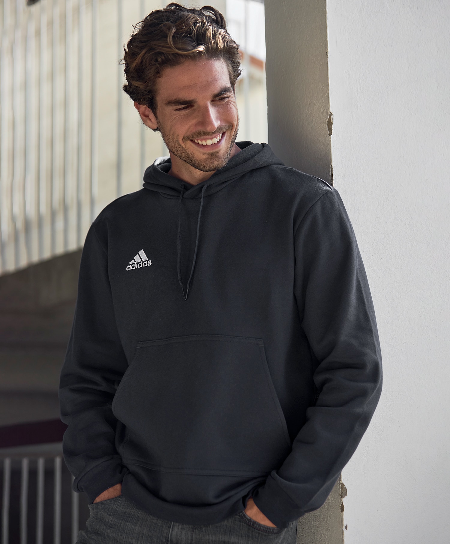 Adidas Hettegenser liten logo