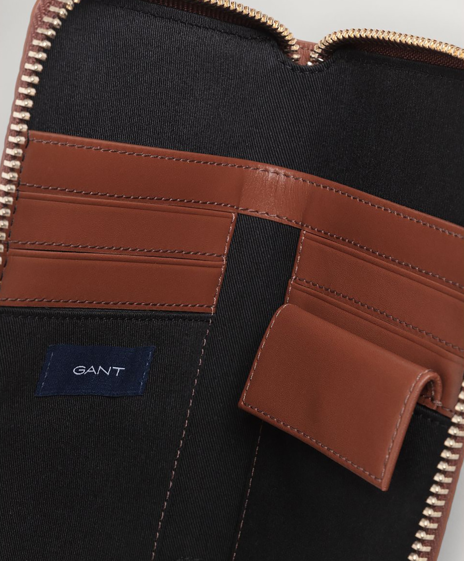 D1. Icon Gant Leather wallet