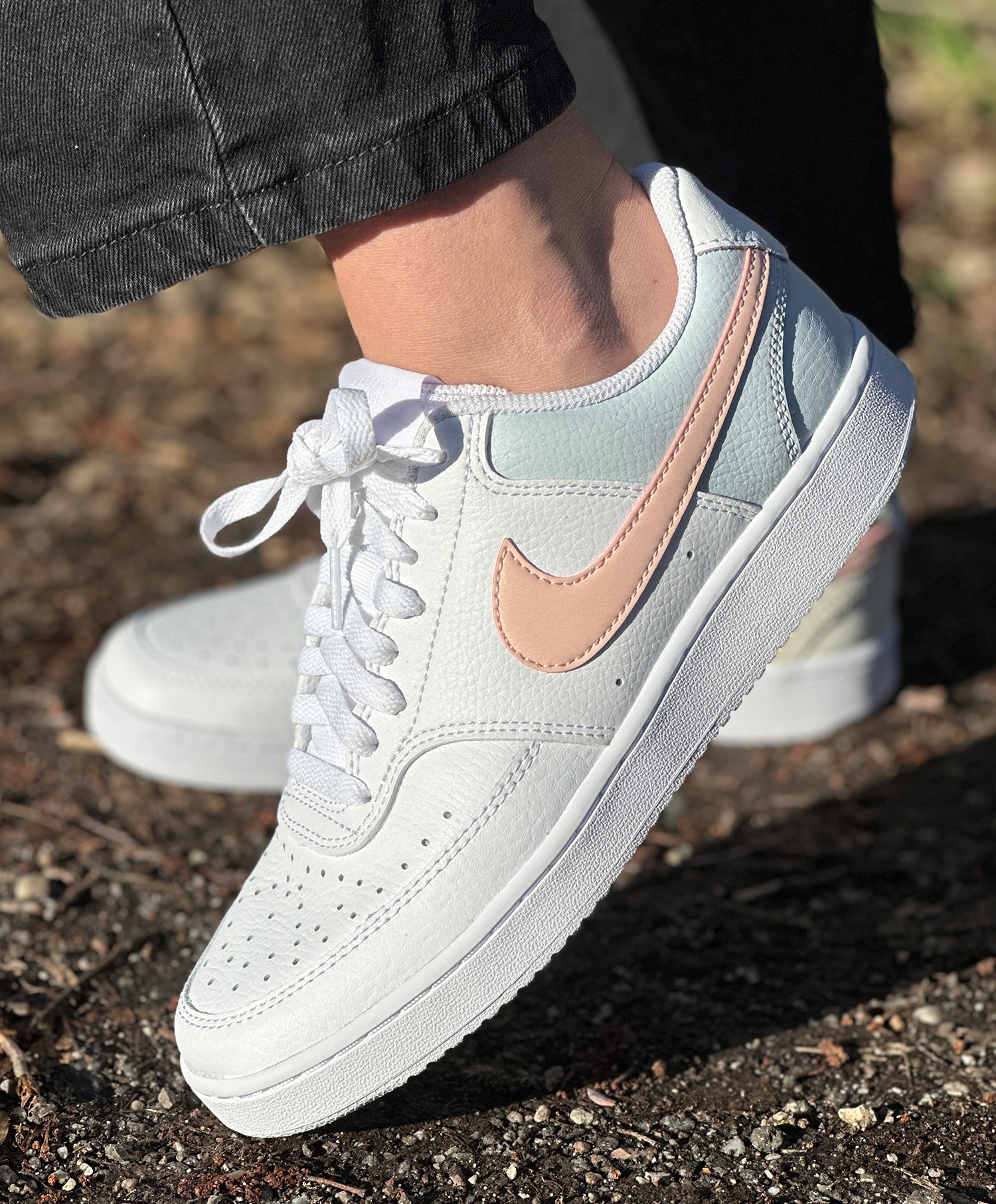 Nike Wmns Court Vision Low Damesko