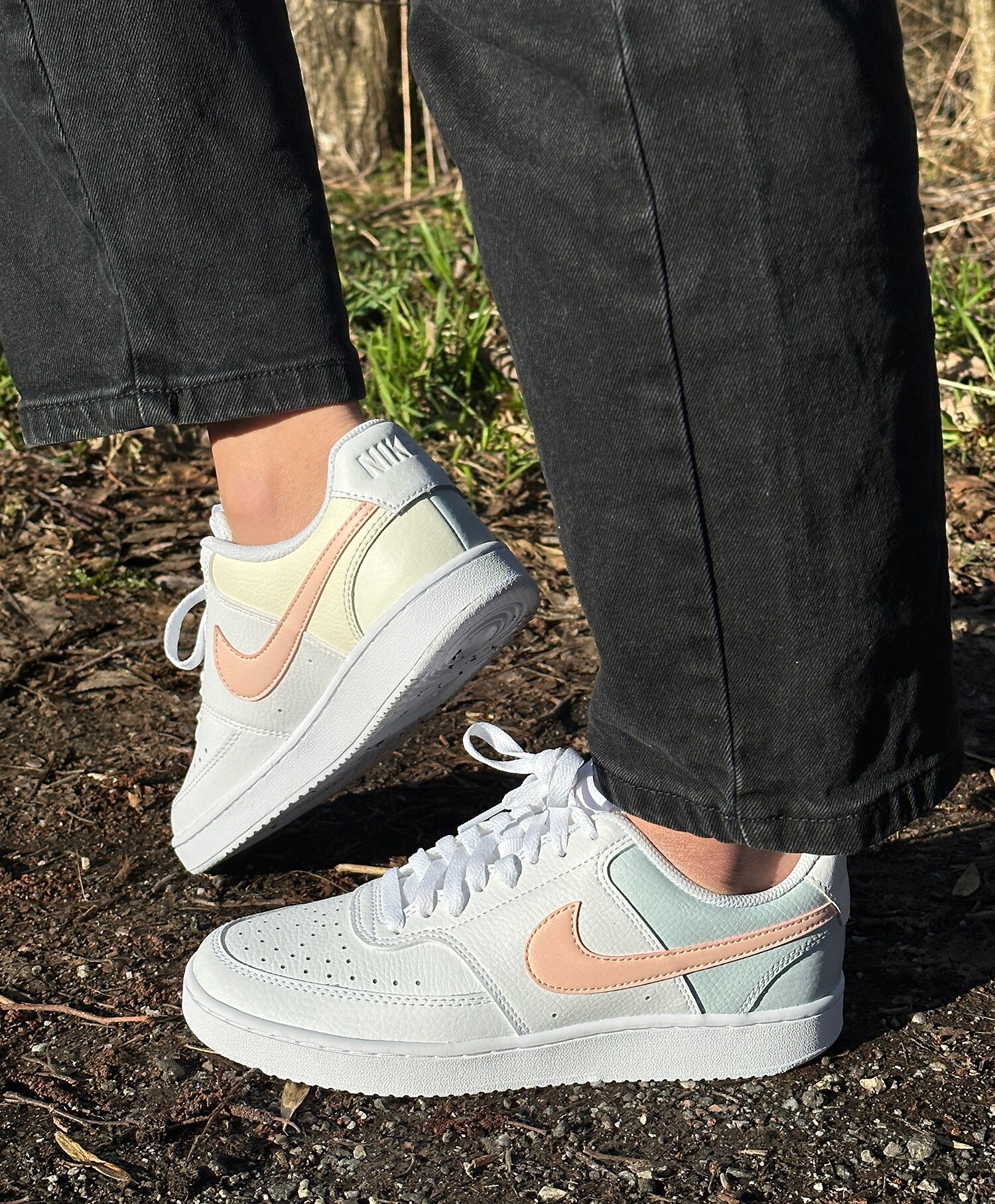 Nike Wmns Court Vision Low Damesko