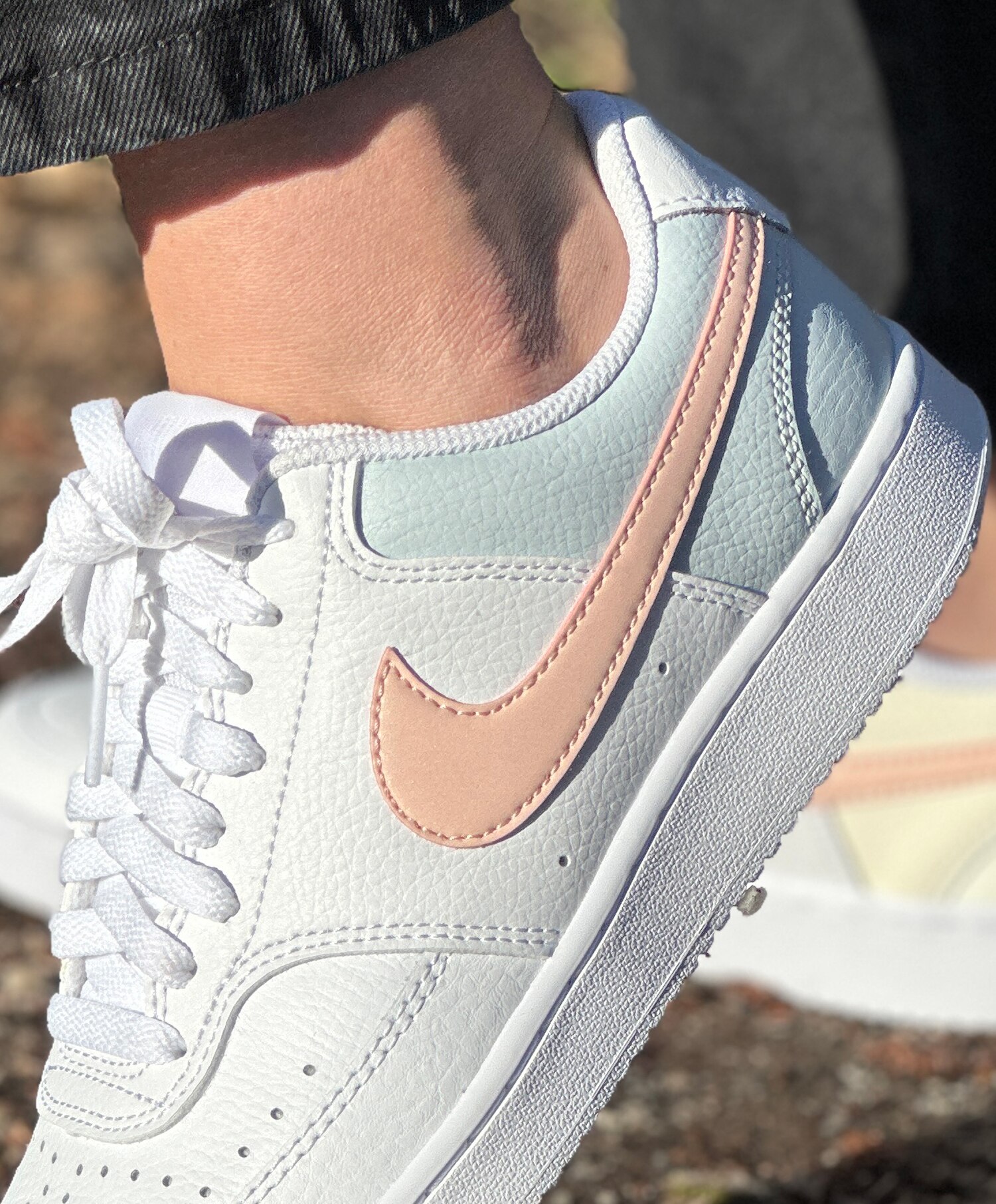 Nike Wmns Court Vision Low Damesko