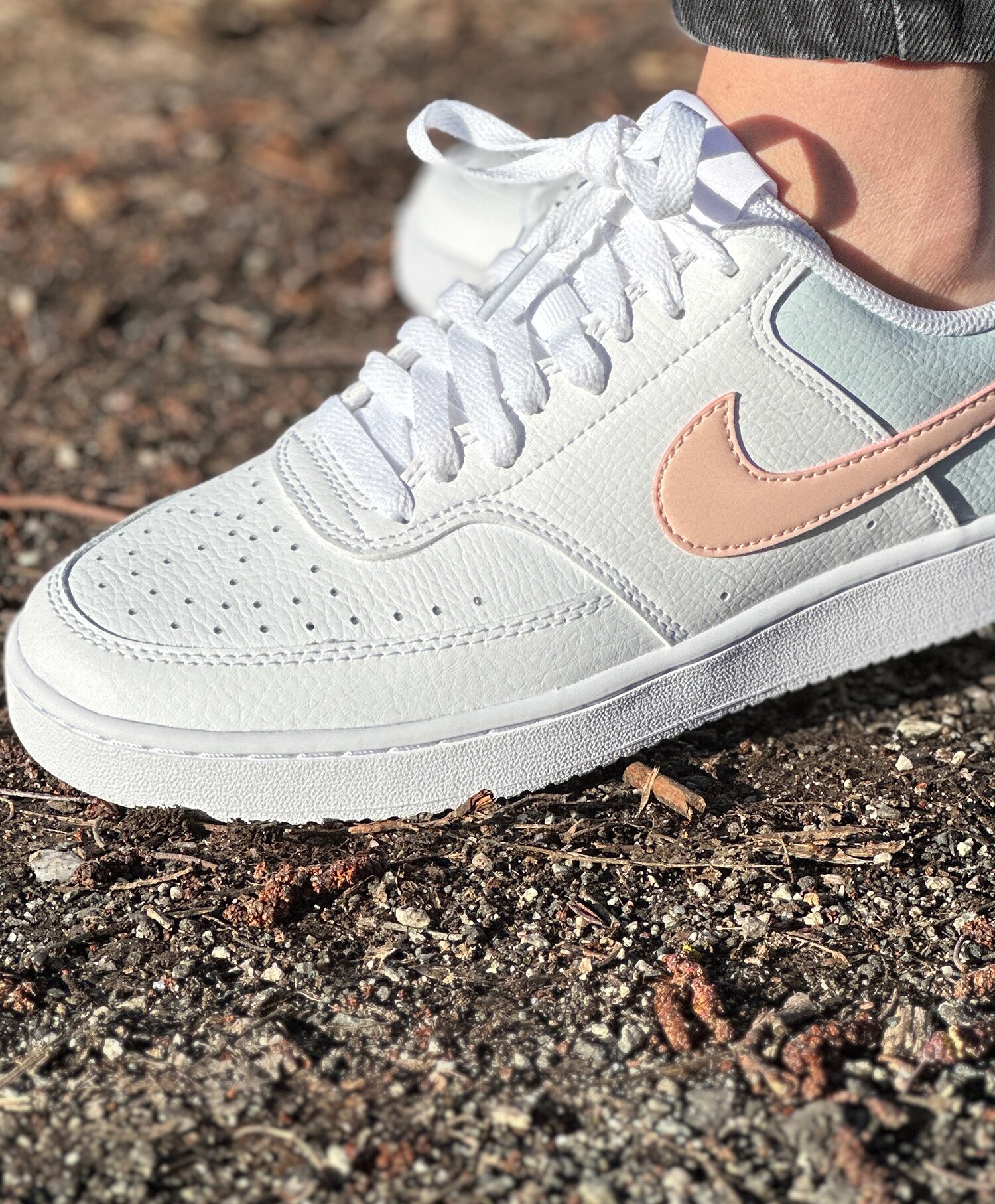 Nike Wmns Court Vision Low Damesko