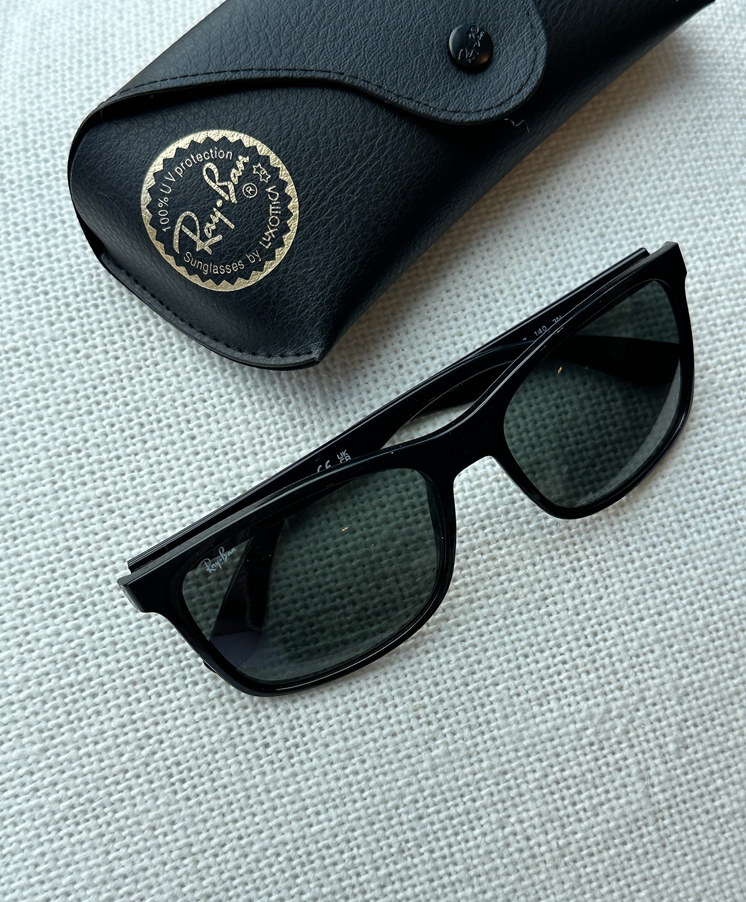 Ray-Ban RB4232