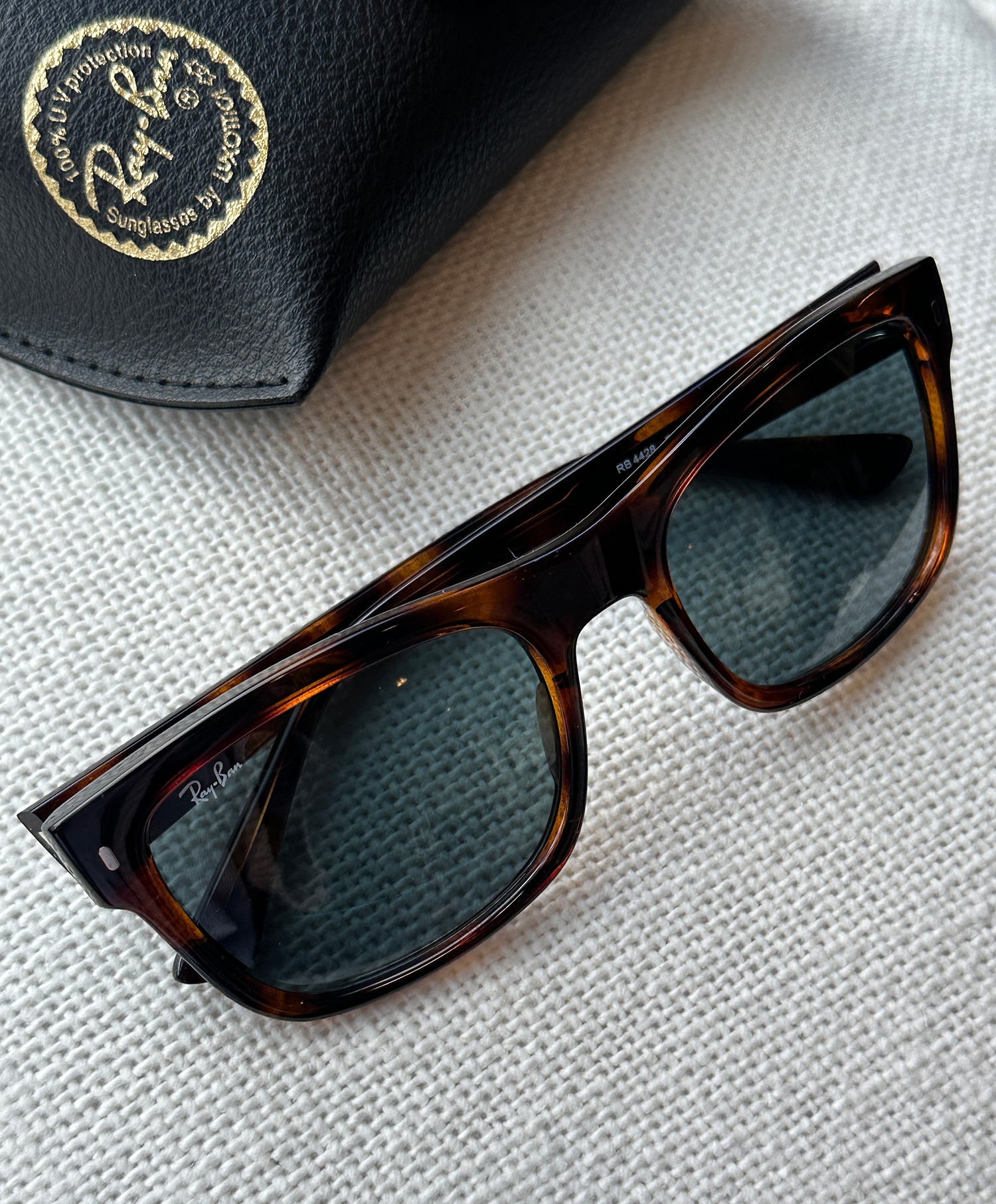 Ray-Ban RB4428