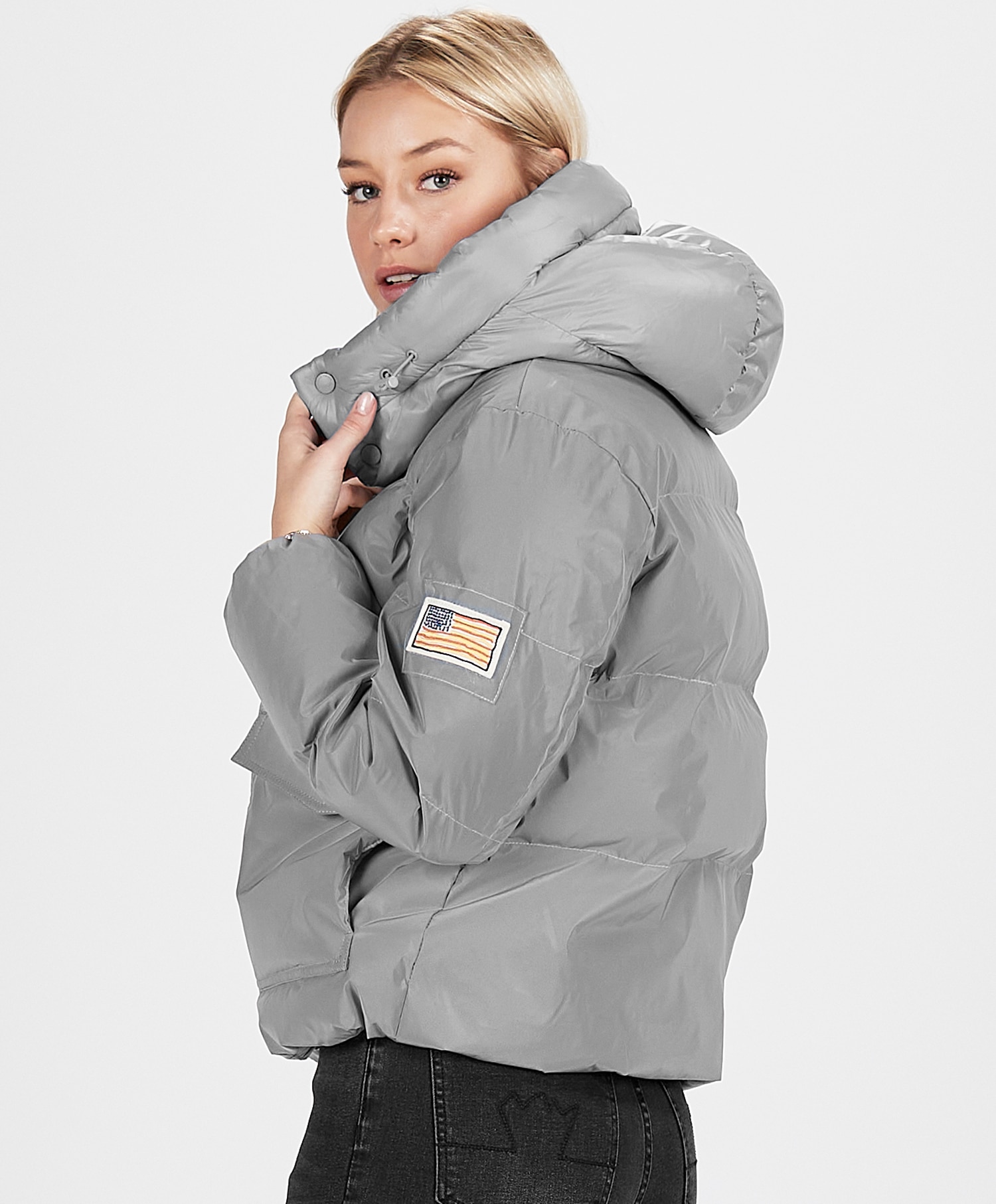 Svea W. Hooded Reflective